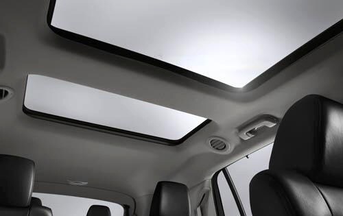 2012 Lincoln MKT Moonroof Detail