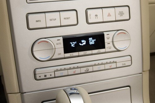 2007 Lincoln MKX 4dr SUV Center Console