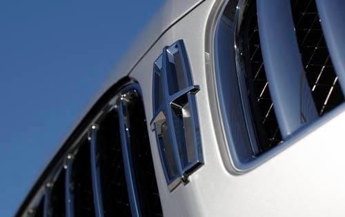 2011 Lincoln MKX Front Grille and Badging