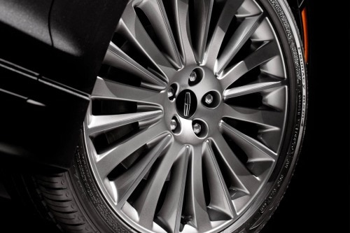 2013 Lincoln MKZ Sedan Wheel