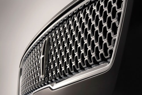 2018 Lincoln MKZ Black Label Sedan Front Badge