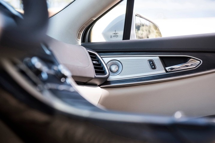2019 Lincoln Nautilus.