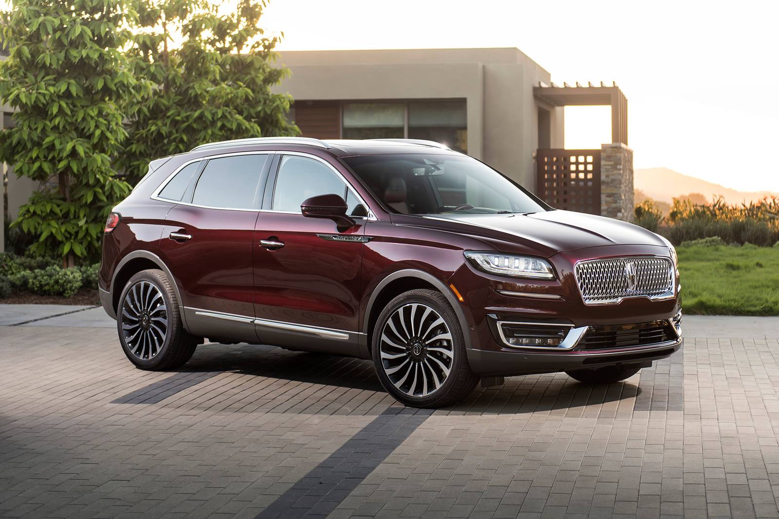 2019 Lincoln Nautilus Specs, Price, MPG & Reviews