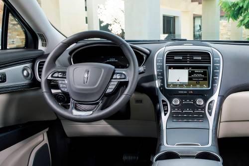 Lincoln Nautilus Reserve 4dr SUV Steering Wheel Detail