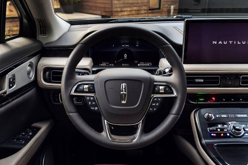 Lincoln Nautilus Reserve 4dr SUV Steering Wheel Detail