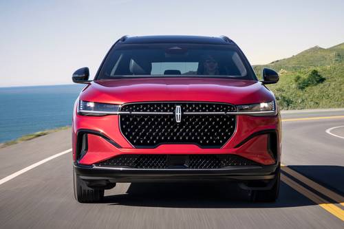 2026 Lincoln Nautilus Reserve 4dr SUV Exterior. Jet Appearance Package Shown.