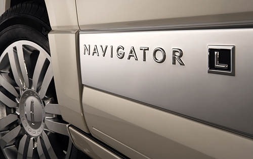 2007 Lincoln Navigator L Luxury Side Badging