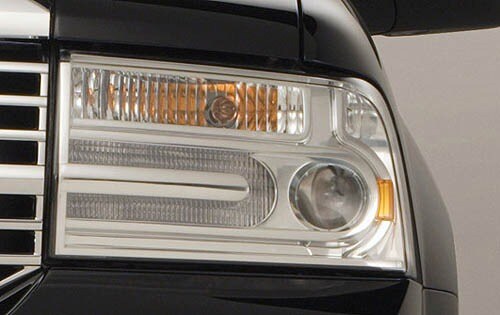 2007 Lincoln Navigator Headlamp Detail