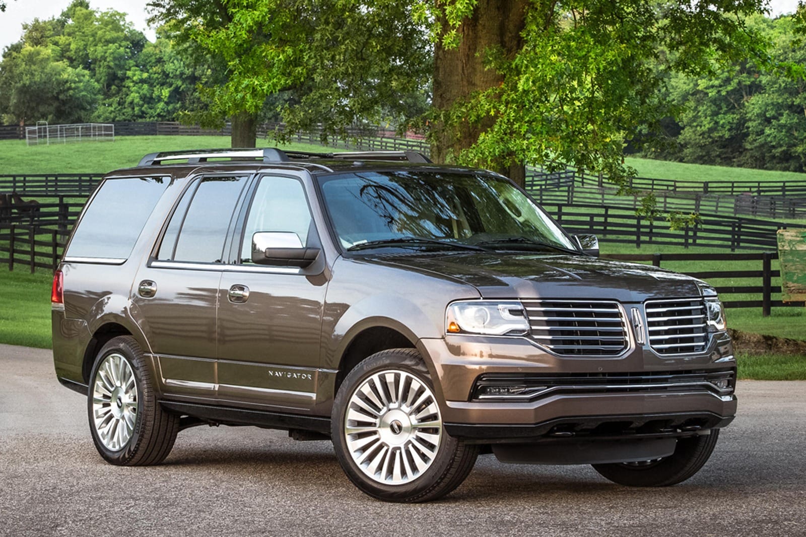 2015 Lincoln Navigator Earns Five-Star Safety Rating From Federal 2015 Lincoln Navigator 3.5 Ecoboost Towing Capacity