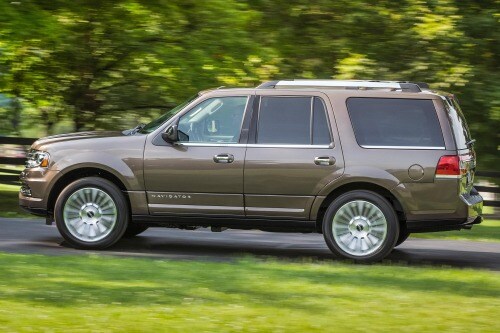 2016 Lincoln Navigator Reserve 4dr SUV Exterior Shown