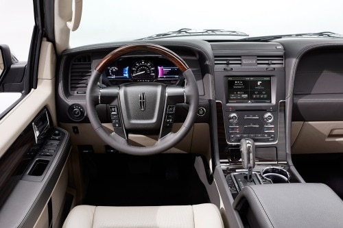 2016 Lincoln Navigator Reserve 4dr SUV Steering Wheel Detail
