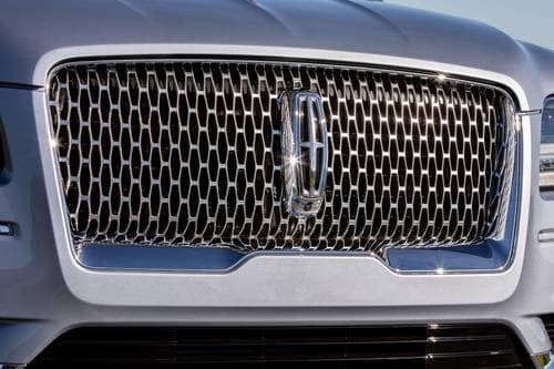 Lincoln Navigator Black Label 4dr SUV Front Badge