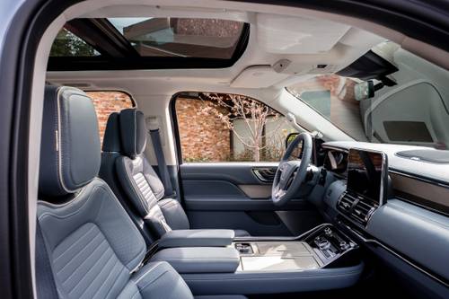 Lincoln Navigator Black Label 4dr SUV Interior Shown