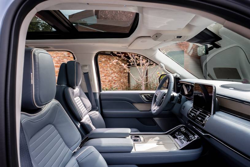 2019 Lincoln Navigator Pictures 184 Photos Edmunds