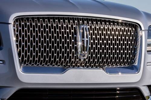Lincoln Navigator Black Label 4dr SUV Front Badge