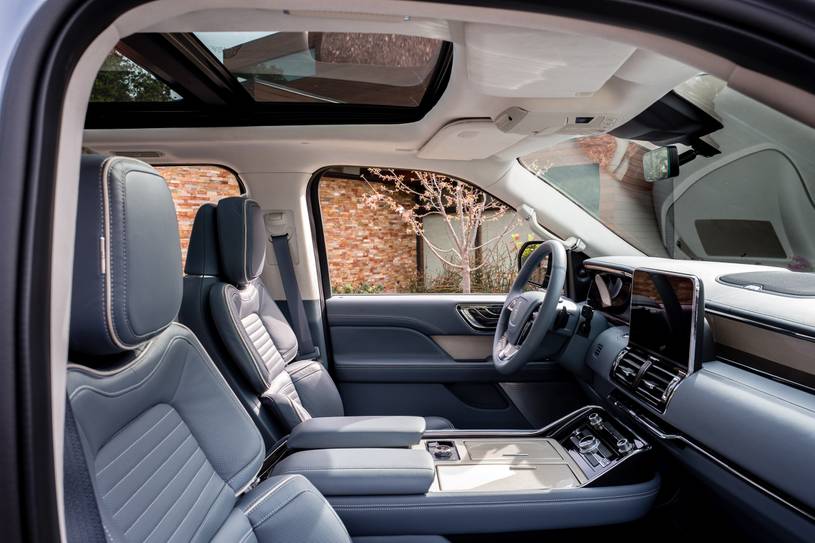 2020 Lincoln Navigator Pictures 145 Photos Edmunds
