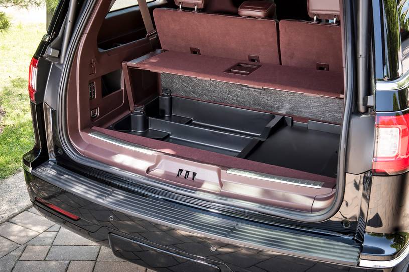 2020 Lincoln Navigator Pictures 144 Photos Edmunds
