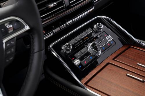 Lincoln Navigator Reserve 4dr SUV Center Console