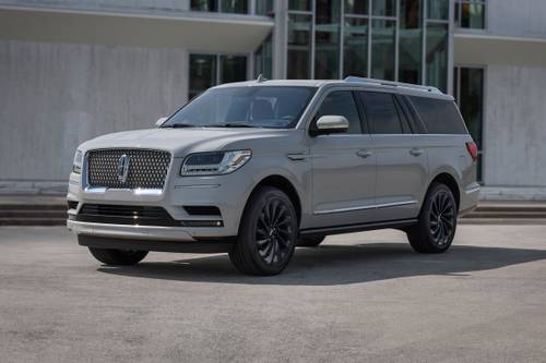 Lincoln Navigator Reserve 4dr SUV Exterior. Monochromatic Package Shown.