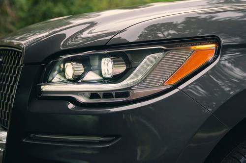 Lincoln Navigator Black Label 4dr SUV Headlamp Detail