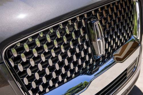Lincoln Navigator Black Label 4dr SUV Front Badge