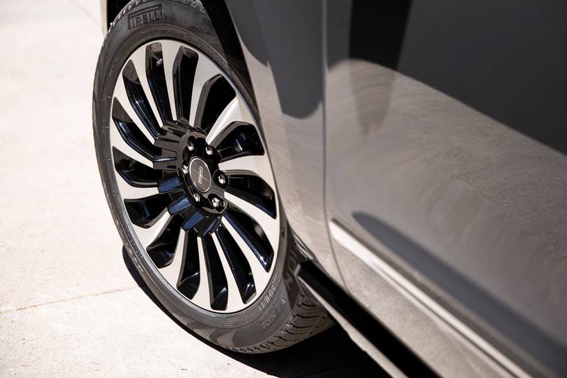 2022 Lincoln Navigator L Black Label