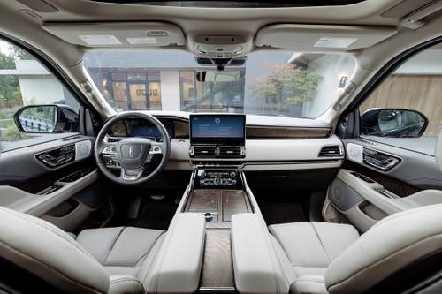 Lincoln Navigator Reserve 4dr SUV Dashboard