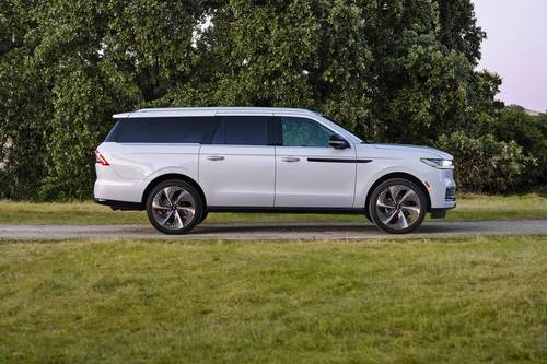 2025 Lincoln Navigator L Black Label 4dr SUV Profile