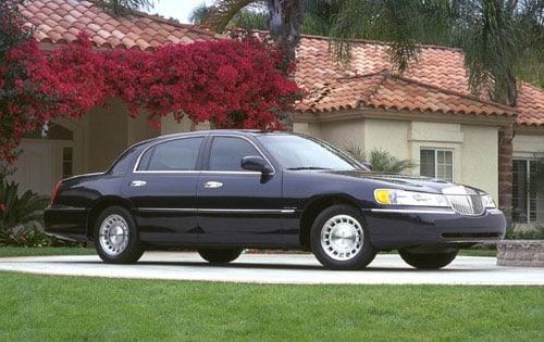 2001 Lincoln Town Car Sedan