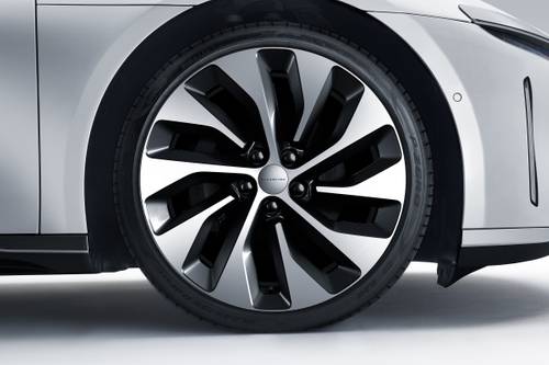 2022 Lucid Air Grand Touring Sedan Wheel