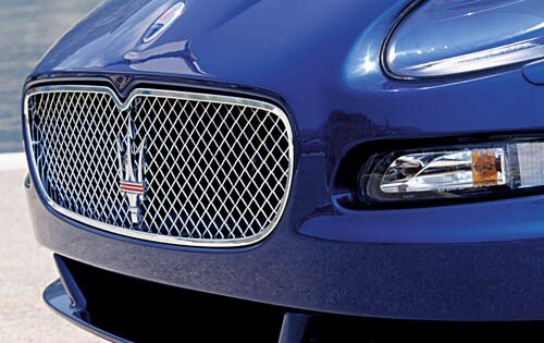 2005 Maserati GranSport Front Grille and Badging
