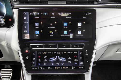 2025 Maserati Grecale Modena 4dr SUV Center Console