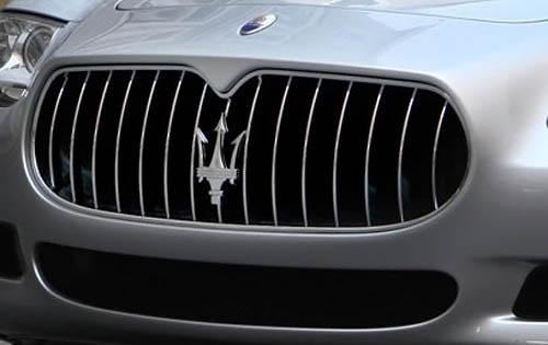 2009 Maserati Quattroporte Front Grille and Badging