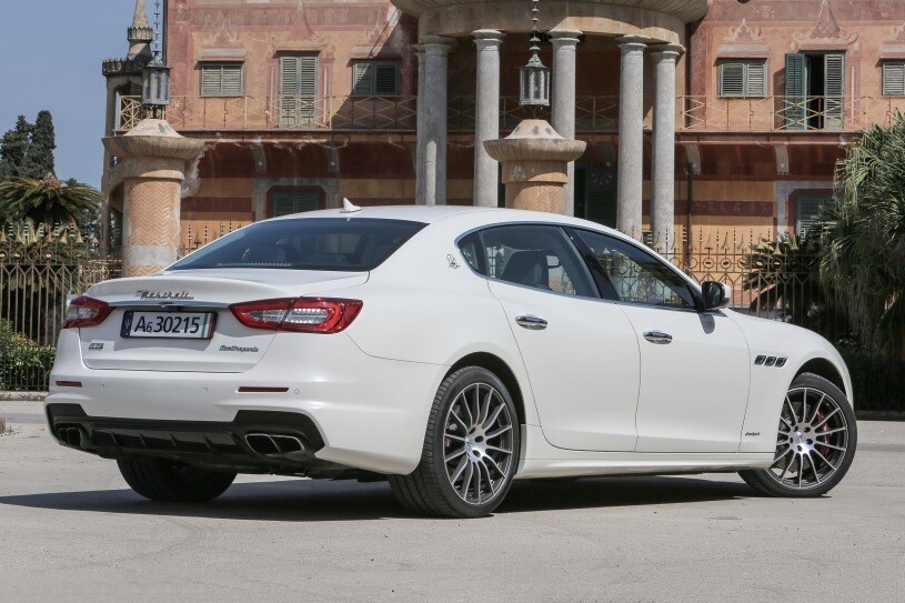 2017 Maserati Quattroporte Pictures 56 Photos Edmunds