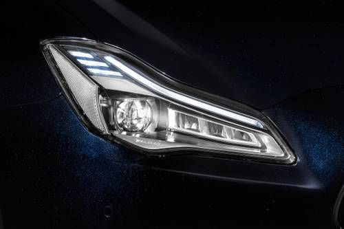 2021 Maserati Quattroporte S Q4 GranLusso Sedan Headlamp Detail