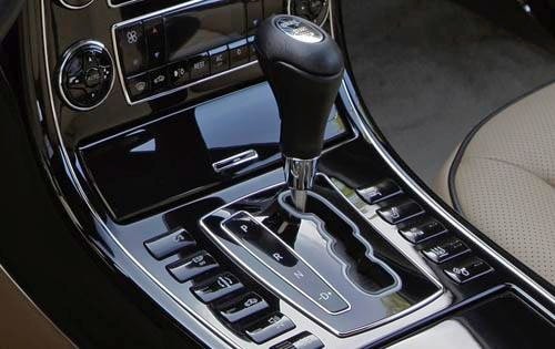2010 Maybach 62 Zeppelin Center Console