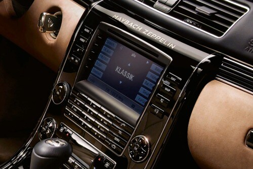 2010 Maybach 62 Zeppelin Sedan Center Console