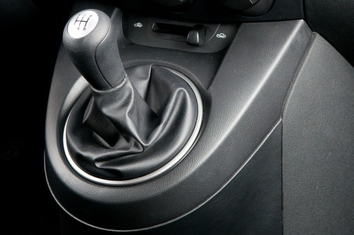 2013 Mazda 2 Touring 4dr Hatchback Center Console
