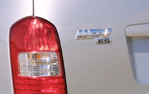 2001 Mazda MPV ES 4dr Minivan
