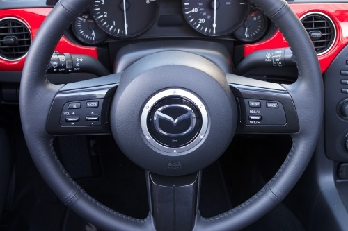 2015 Mazda MX-5 Miata Club Convertible Steering Wheel Detail