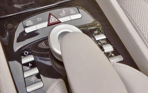 2011 Mercedes-Benz CL-Class CL550 4MATIC Center Console