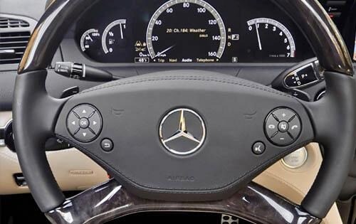 2011 Mercedes-Benz CL-Class CL550 4MATIC Interior Detail