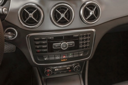 2016 Mercedes-Benz CLA-Class CLA250 Sedan Center Console
