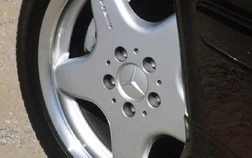 2000 Mercedes-Benz CLK-Class Wheel Detail