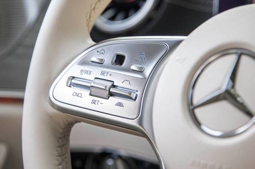 Mercedes-Benz CLS-Class CLS 450 4MATIC Sedan Aux Controls