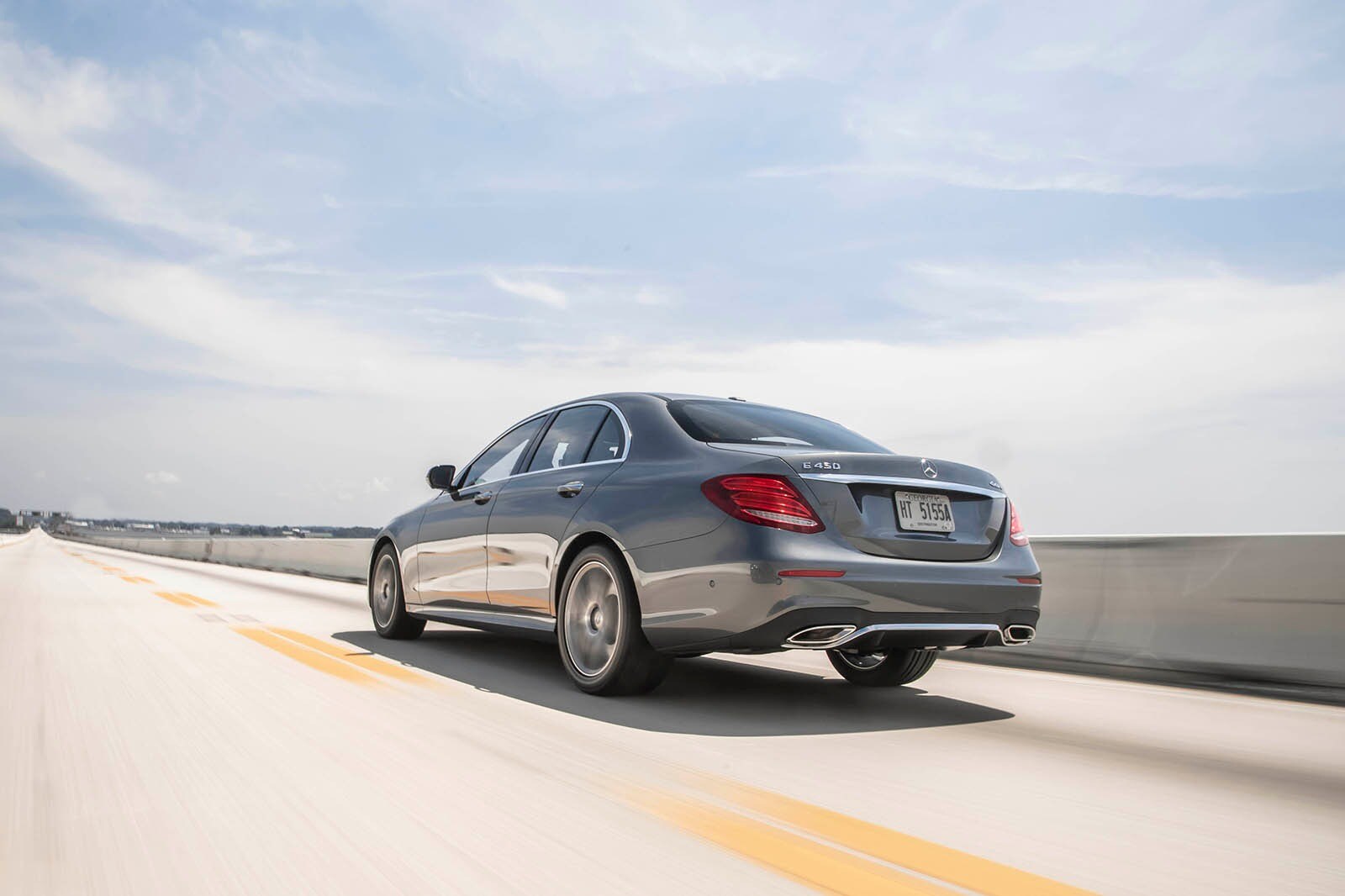 Best Midsize Sedans Top Rated Midsize Cars For 2020 Edmunds