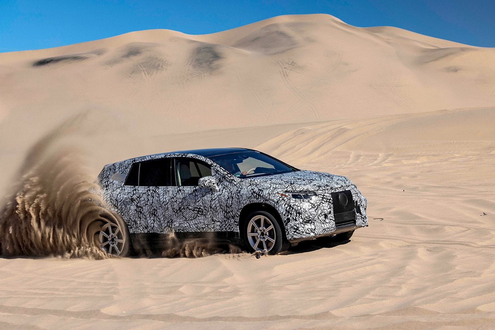 The 2023 Mercedes-Benz EQS SUV Delivers the Silent Luxury You'd Expect of a  Three-Row Electric Crossover | Edmunds