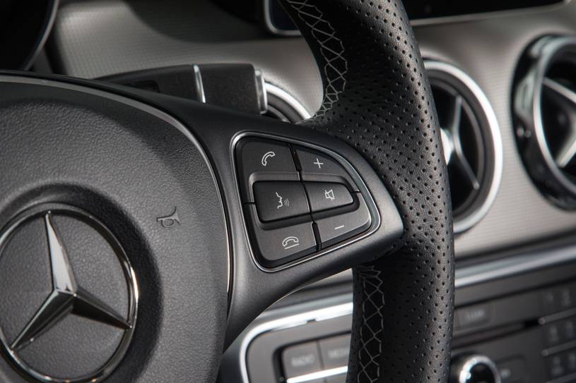 2018 Mercedes-Benz GLA-Class GLA 250 4MATIC 4dr SUV Aux Controls