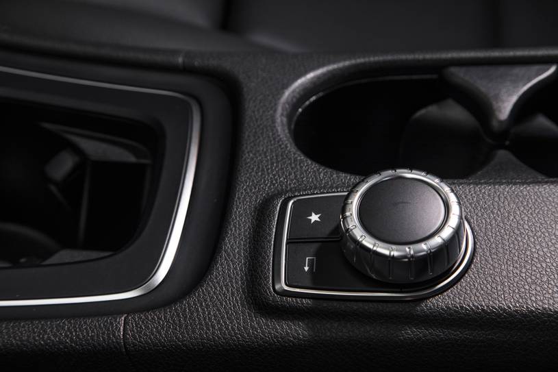 2018 Mercedes-Benz GLA-Class GLA 250 4MATIC 4dr SUV Interior Detail