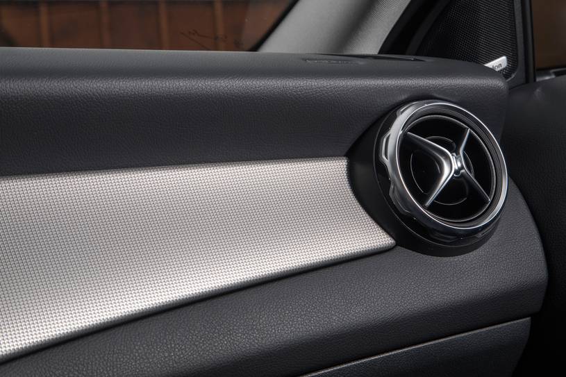 2018 Mercedes-Benz GLA-Class GLA 250 4MATIC 4dr SUV Interior Detail
